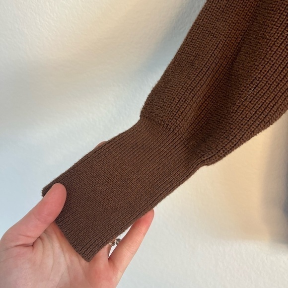 Wishlist Women’s Brown Wide Neck Sweater Size Medium - Picture 2 of 8